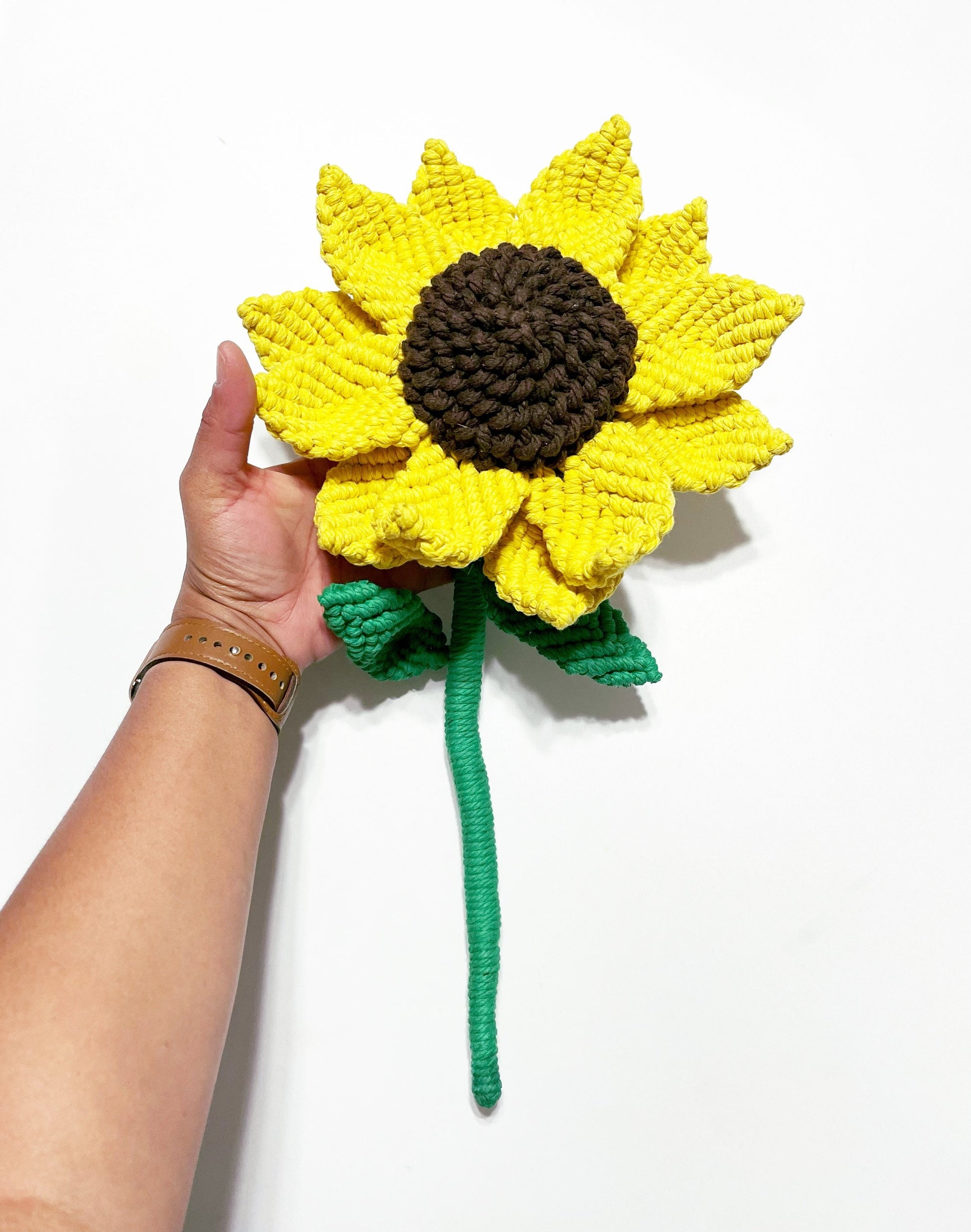 Giant macrame sunflower/flower/Fiber Flower